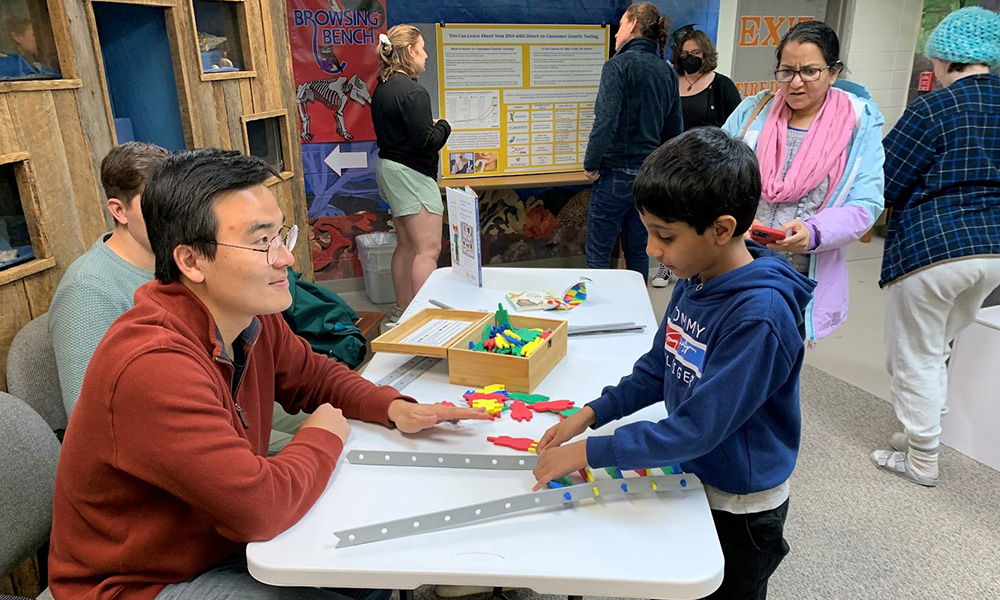 DNA-building-station-crop
