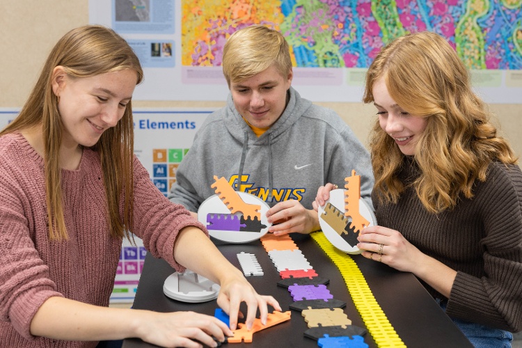Students using CAIK - CRISPR Adaptive Immunity Kit